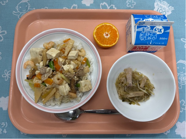 えびと豆腐の旨煮丼